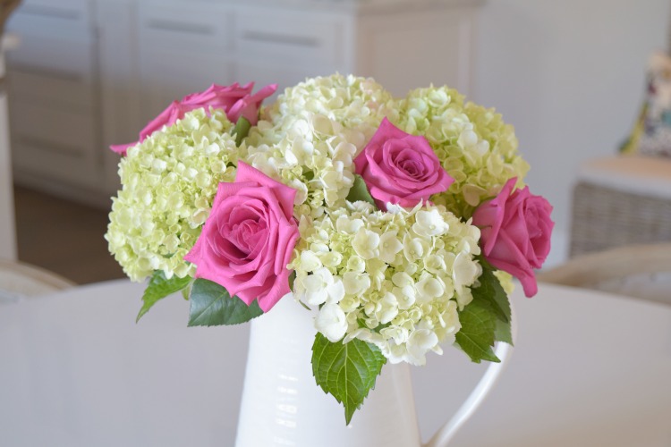 valentines bouquet pink roses white hydrangeas2