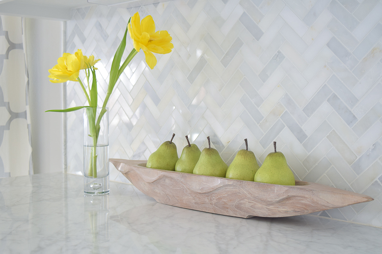 white carrara marble herringbone backsplash9