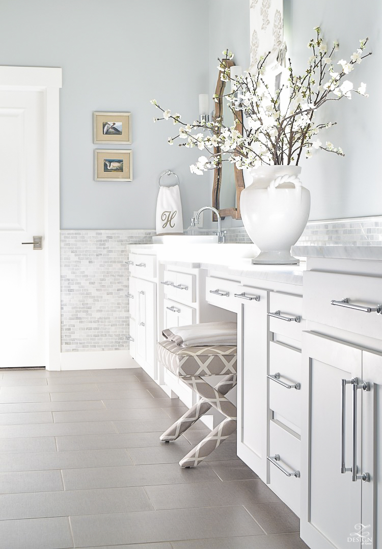 neutral transitional master bath white cabinets carrara marble benjamin moore silver lake -2