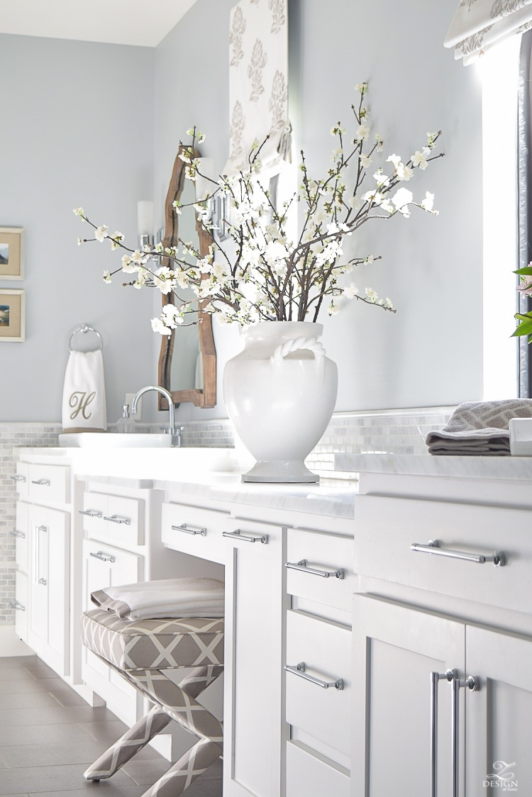 neutral transitional master bath white cabinets carrara marble benjamin moore silver lake -3