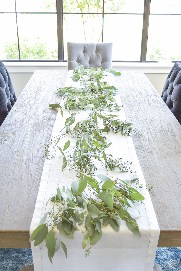 Easy-Fall-Table-Centerpiece-with-Seeded-Eucalyptys-and-Peaches