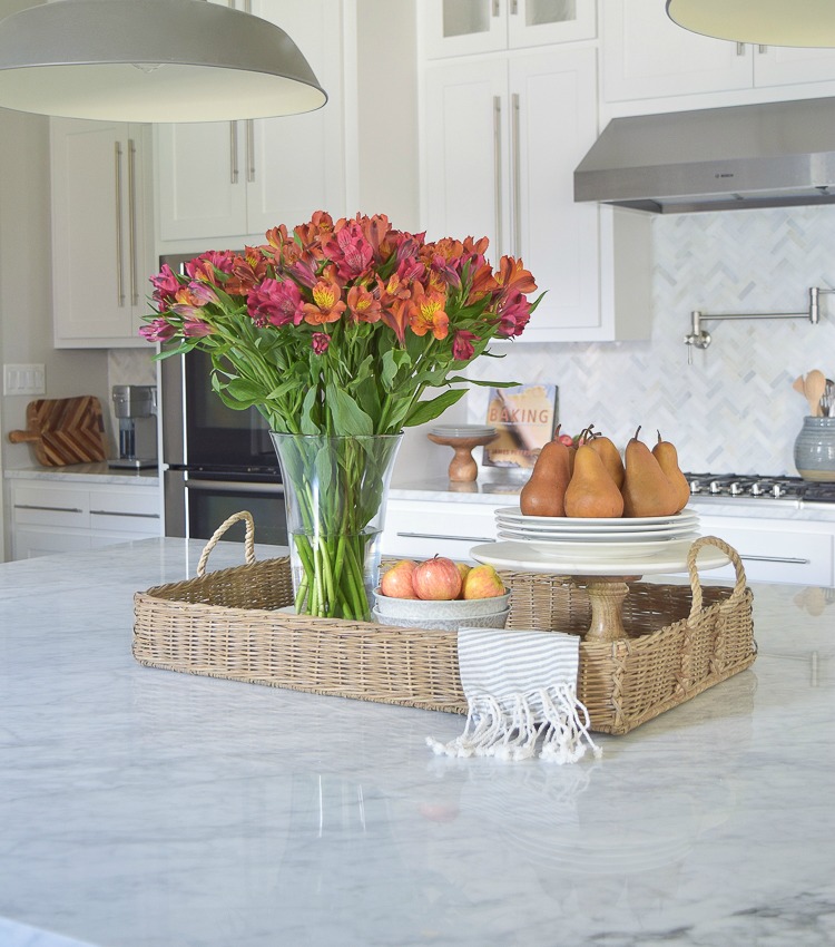 Styling Your Kitchen Island, How To Decorate A Large Kitchen Island