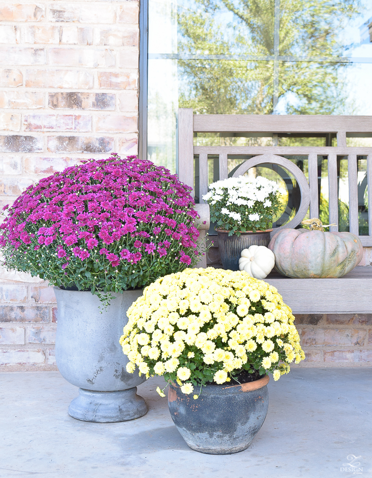 fall-front-porch-fall-flowers-mums-black-planters-mission-style-door-sherwin-williams-exterior-paint-color-mortor-washed-brick-outdoor-bench-monogrammed-coir-door-mat-2