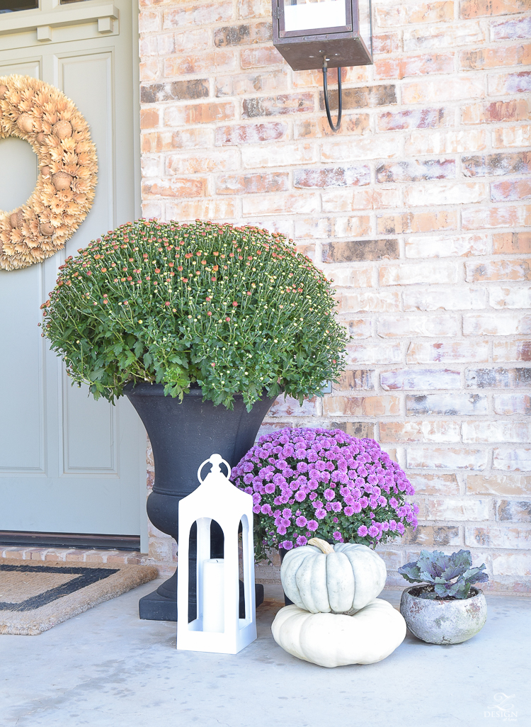 fall-front-porch-fall-flowers-mums-black-planters-mission-style-door-sherwin-williams-exterior-paint-color-mortor-washed-brick-outdoor-bench-monogrammed-coir-door-mat-3