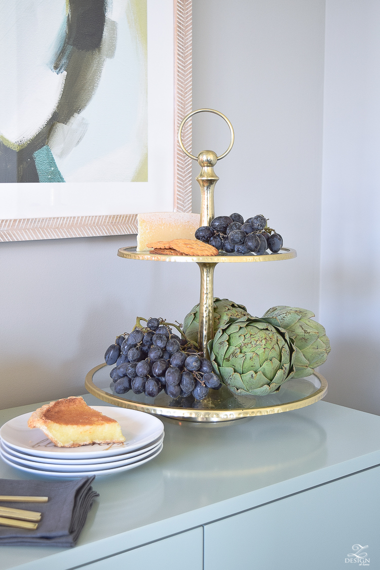 thanksgiving-table-scape-with-fruit-and-candles-count-your-blessings-plate-2