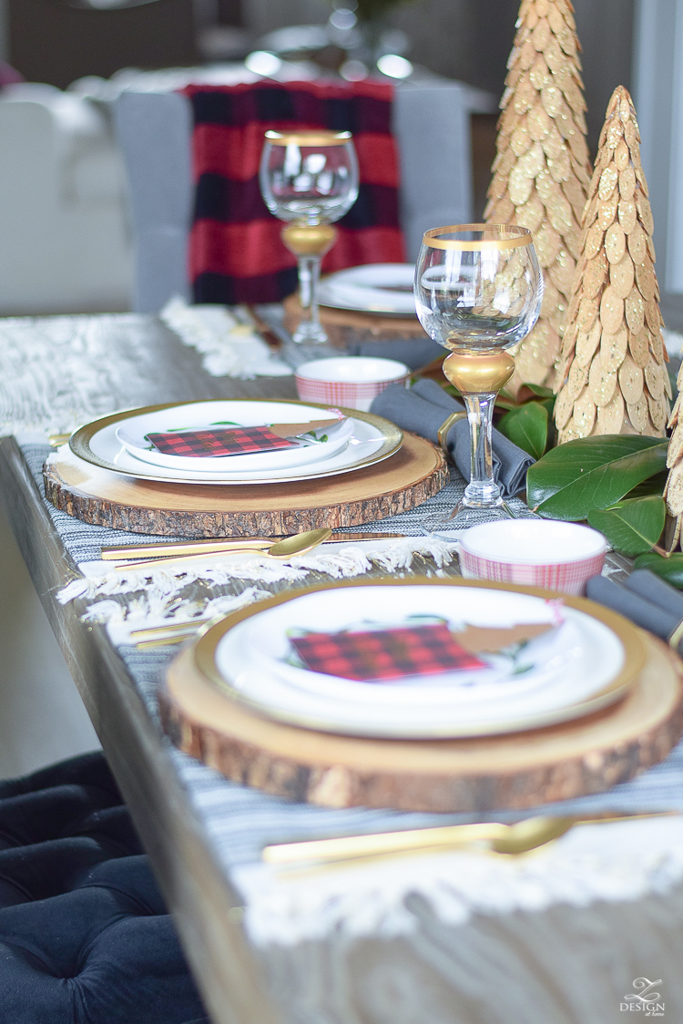 christmas-home-tour-christmas-place-setting-black-and-white-fringed-placemats-wood-slice-placemat-merry-christmas-note-cards-1