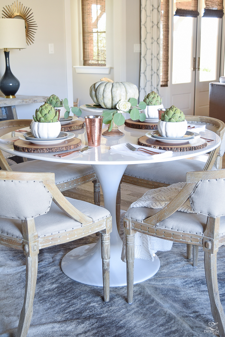 simple-thanksgiving-table-scape-copper-flatware-pumpkin-centerpiece-white-tulip-table-1