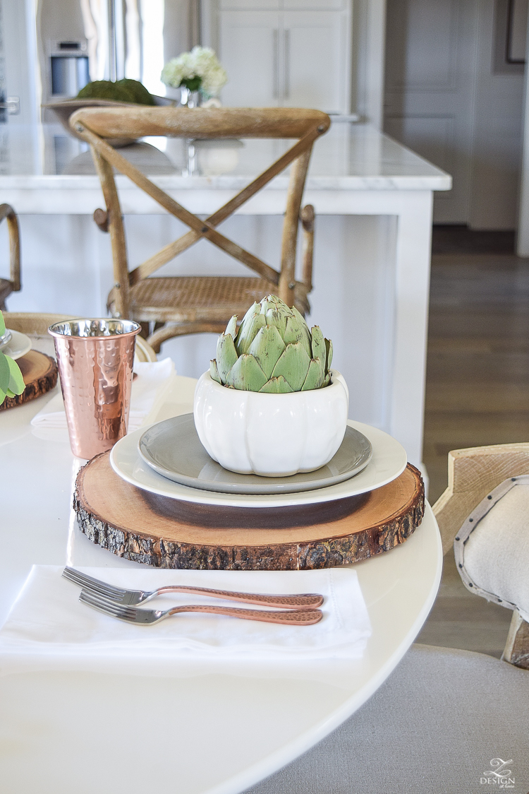 wood-slice-place-mat-white-tulip-table-copper-flatware-copper-tumbler-white-modern-farmhouse-kitchen-thanksgiving-entertaining-table-scape-1