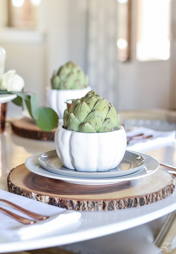 wood-slice-place-mat-white-tulip-table-copper-flatware-copper-tumbler-white-modern-farmhouse-kitchen-thanksgiving-entertaining-table-scape-4