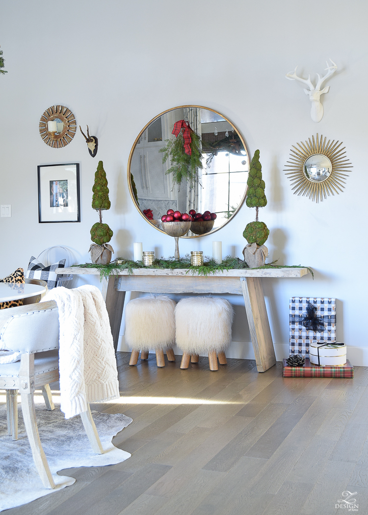 christmas-home-tour-round-gold-mirror-christmas-styling-decor-white-tulip-table-natural-garland-1