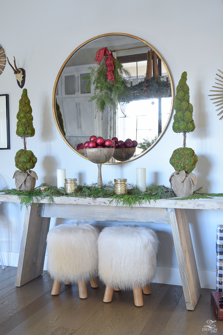 christmas-home-tour-round-gold-mirror-christmas-styling-decor-white-tulip-table-natural-garland-2