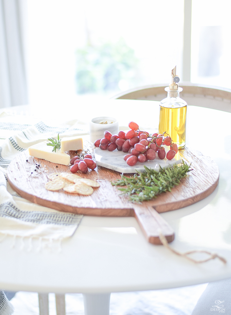 Sustainable Modern Farmhouse Reclaimed Wood Pizza Board by etúHOME - Made in France