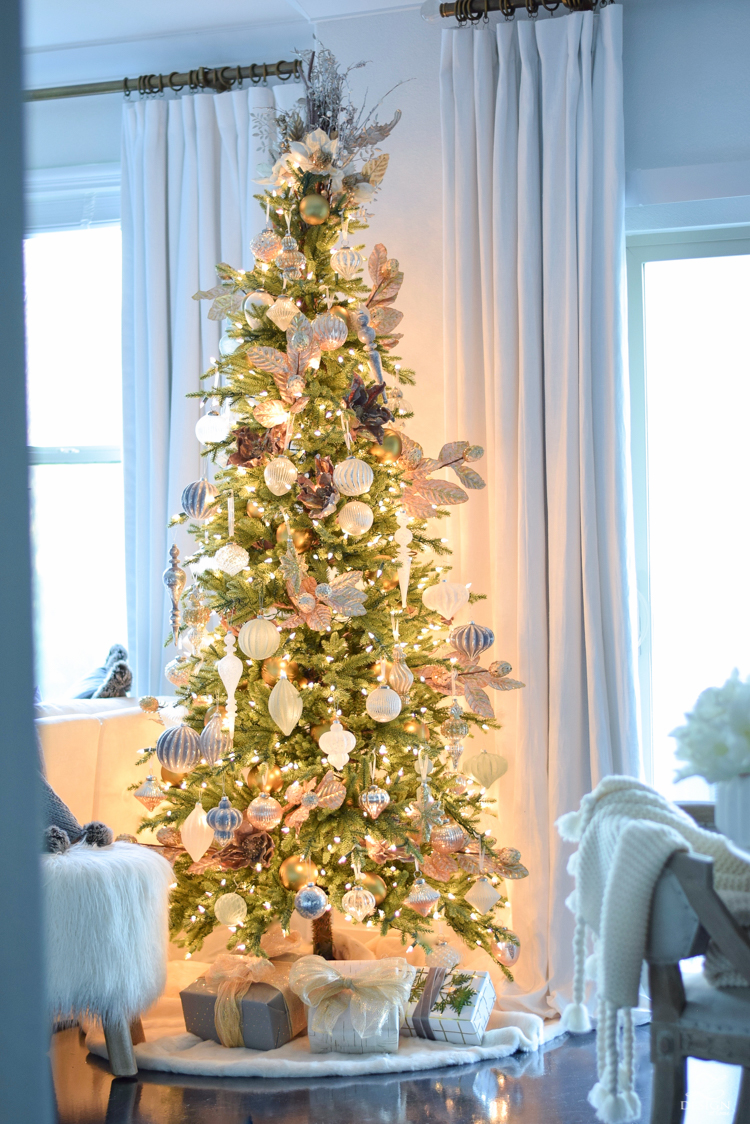 12 Bloggers of Christmas Tour with Balsam Hill + tips on how to create a mixed metal tree