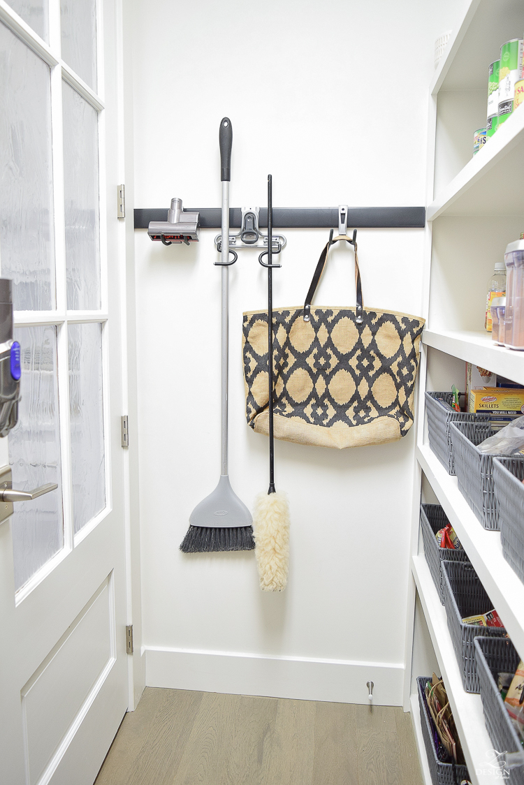 Tips and Ideas to keep your pantry and kitchen organized and neat