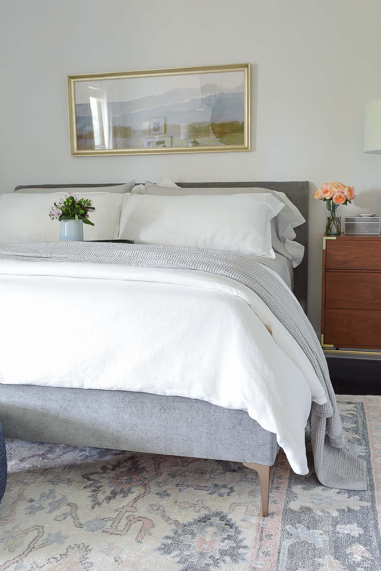 The best organic linen bedding you can't live without this summer!