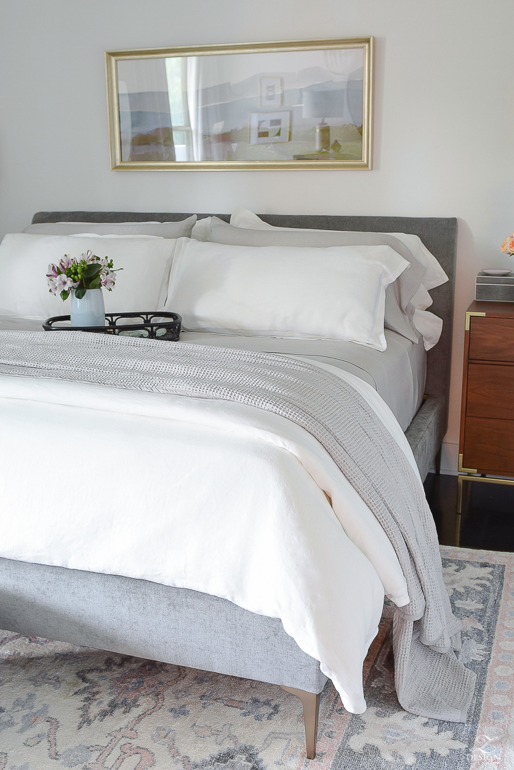 The best organic linen bedding you can't live without this summer!