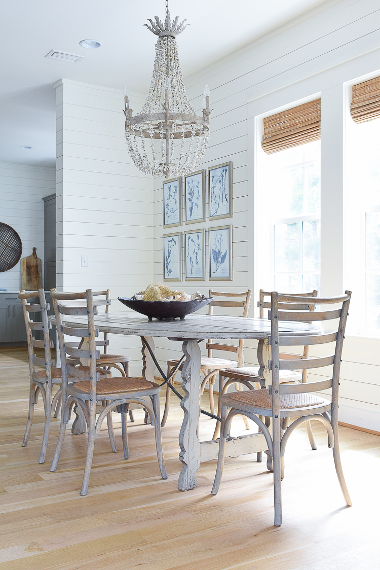 Coastal dining room in 30A florida - home for rent