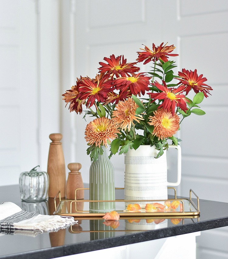 4 Simple Ways to Style Fall Flowers