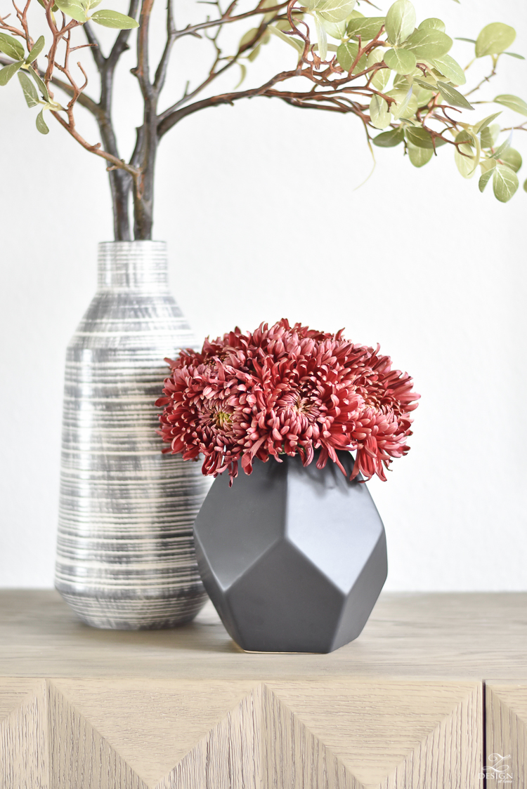 Simple, Modern Fall Decorating Ideas - Black geometric vase