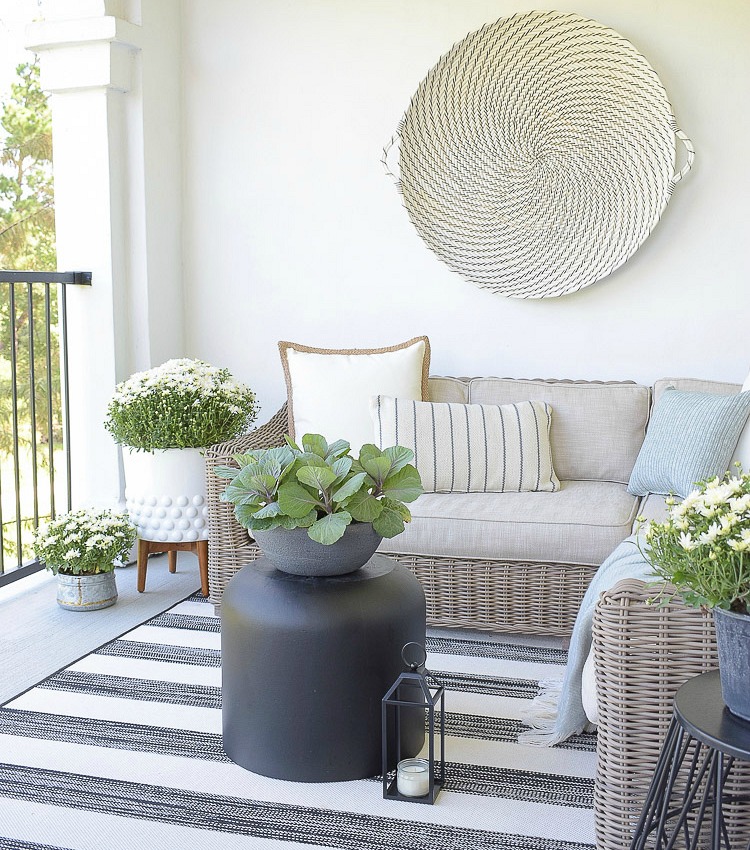 A Cozy Modern Fall Patio Tour