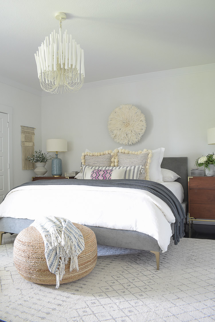 Fall bedroom tour - boho chic bedroom with white linen bedding, tassel, pom pom pillows 