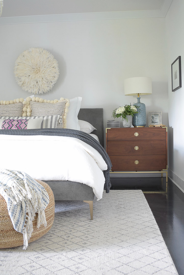 Fall bedroom tour - how to style a nightstand 