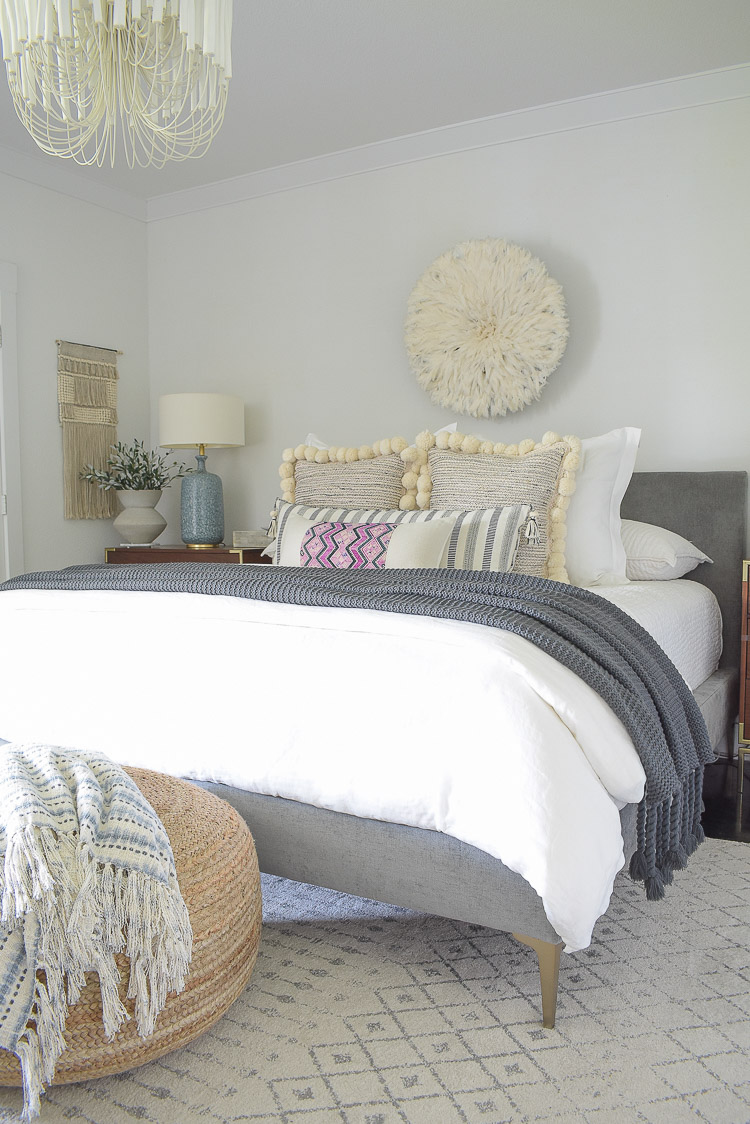 Fall bedroom tour - pom pom pillows, juju hat, white linen bedding