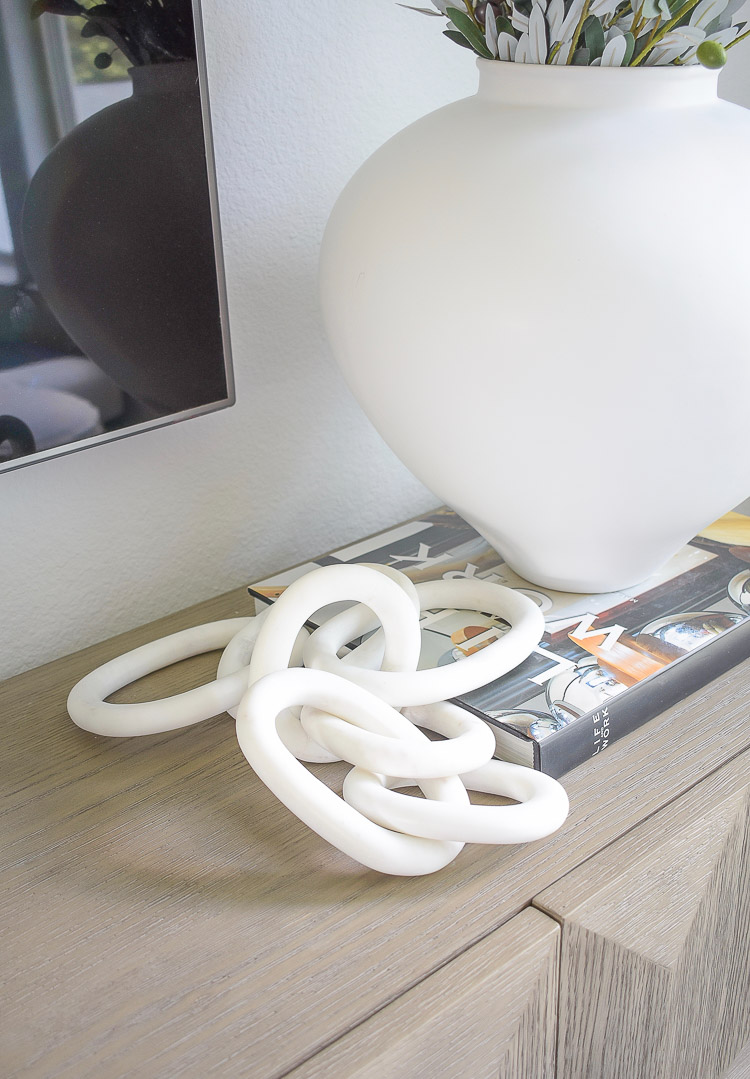 ZDesign At Home Fall Home Tour - white marble chain