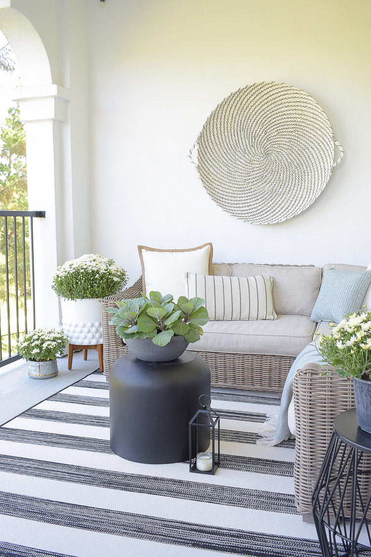 A Cozy Modern Fall Patio Tour 