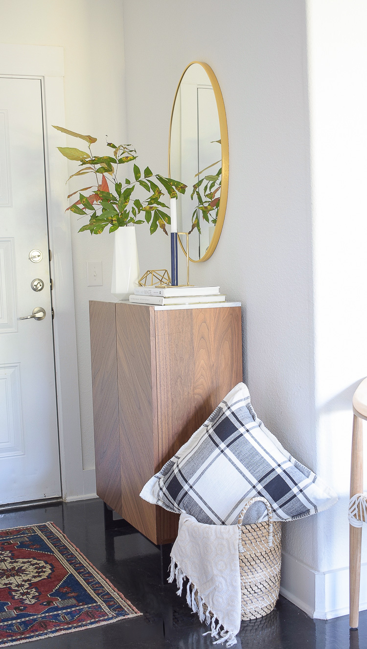 chic modern fall styled entry 