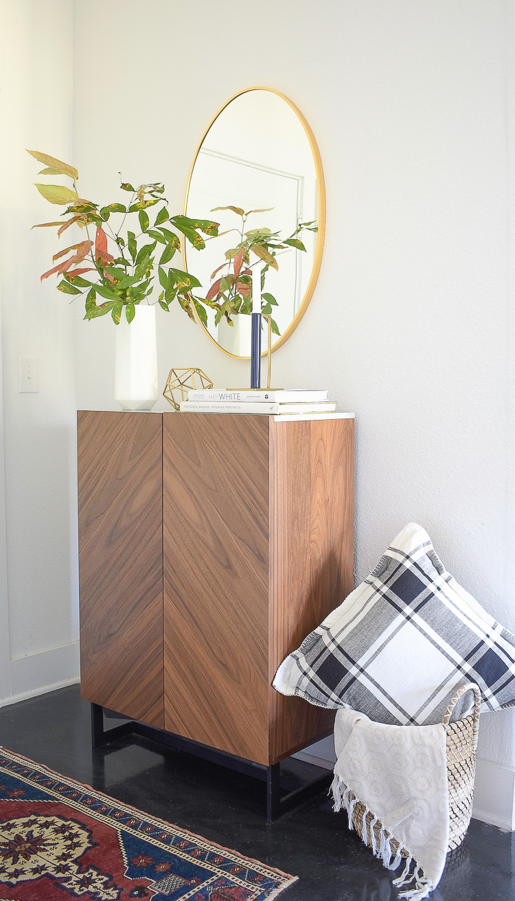 chic modern fall styled entry 