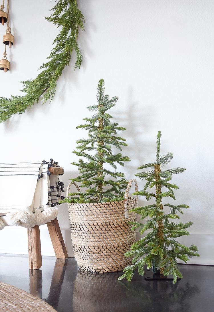 Christmas dinging room tour - pre-lit table top trees