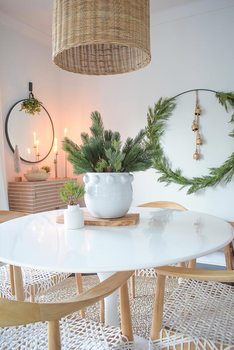Christmas Dining Room Tour + How to create a holiday circle wreath
