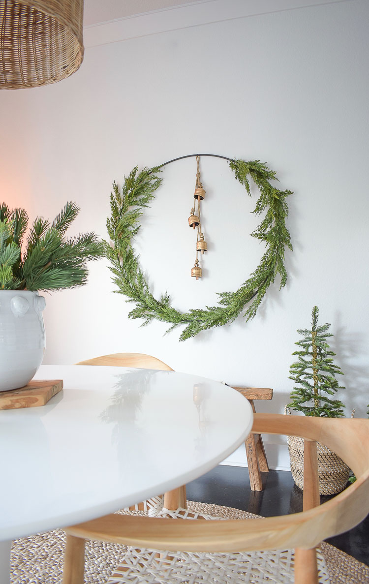 Christmas Dining Room Tour + How to create a holiday circle wreath