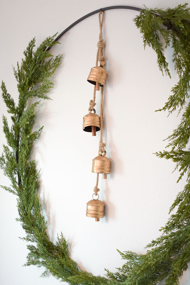 How to make a circle wreath - string of gold bells for christmastime 