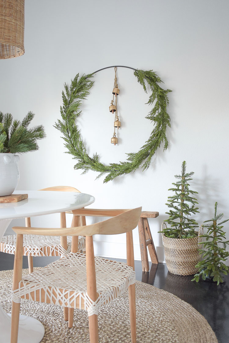 How to make a holiday Circle Wreath