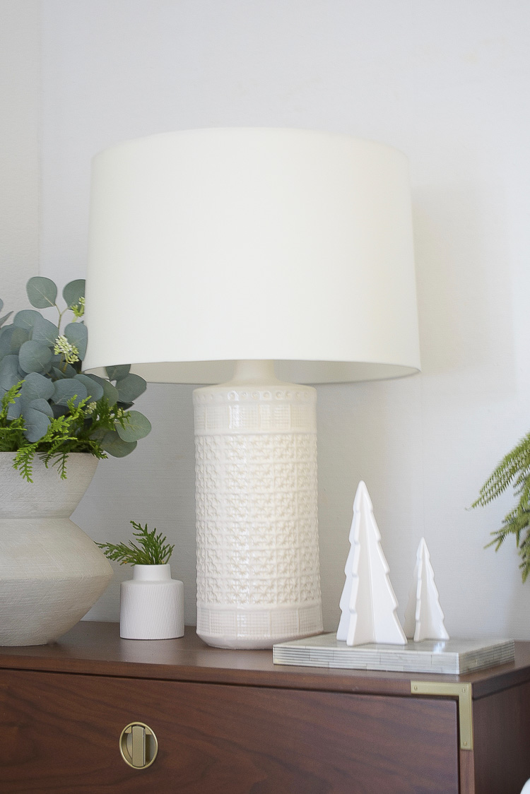 Holiday Bedroom Tour - White textured lamp