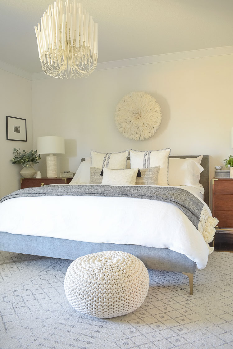 black and white spring bedroom tour - marty of a stroll thru life spring tour 