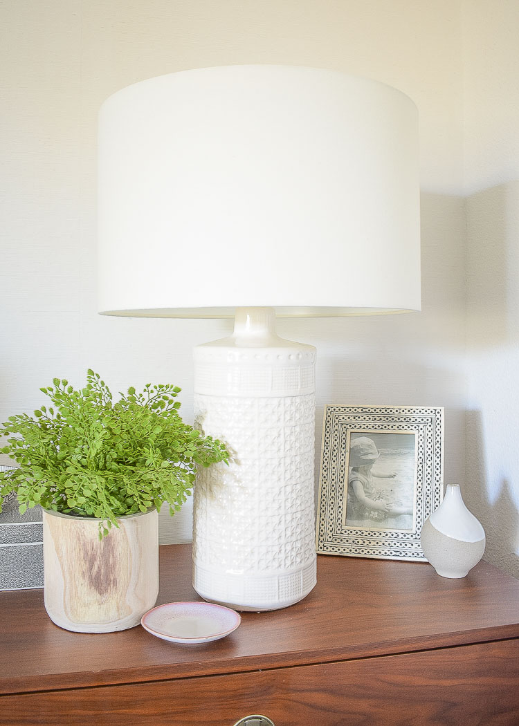 black and white spring bedroom tour - how to style your nightstand 