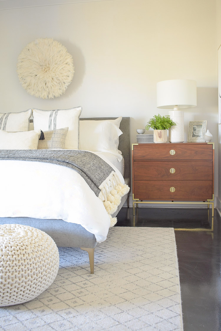Spring bedroom tour - neutral bedroom with white linens and spring touches 