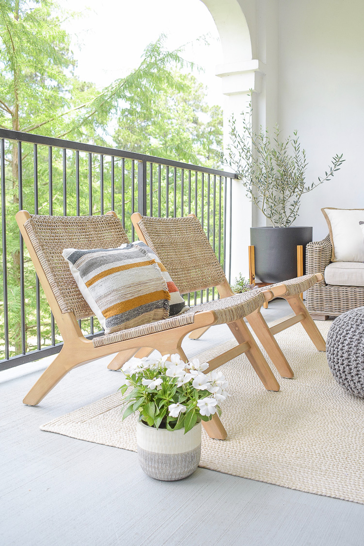 Tips for a Patio Refresh - modern outdoor seating 