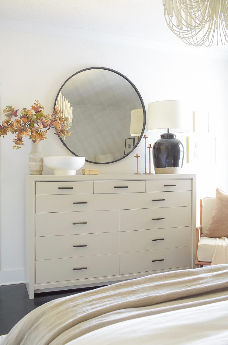 How to decorate your bedroom dresser with fall decor