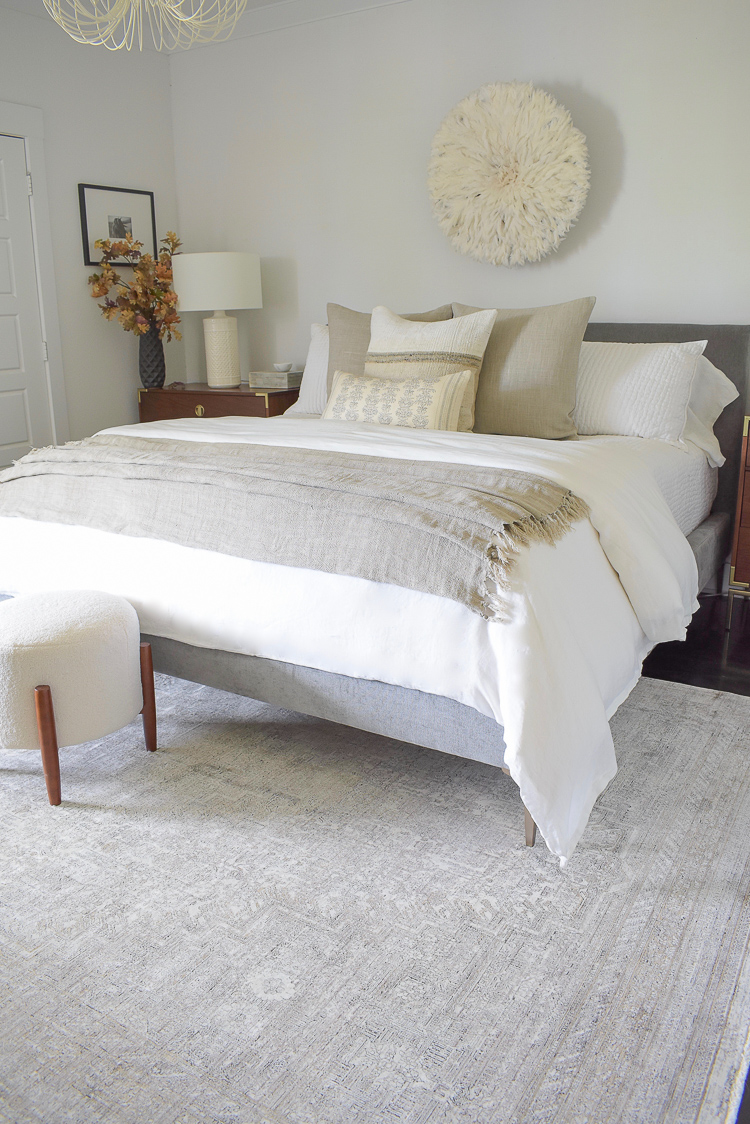 Beautiful transitional modern bedroom 