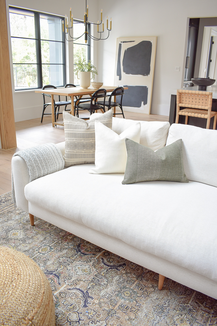 How to style your pillows on your sofa, spring pillow refresh combo 