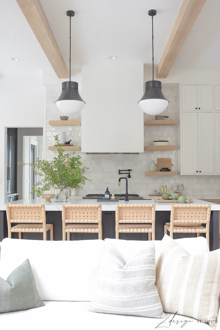 Modern farmhouse kitchen 